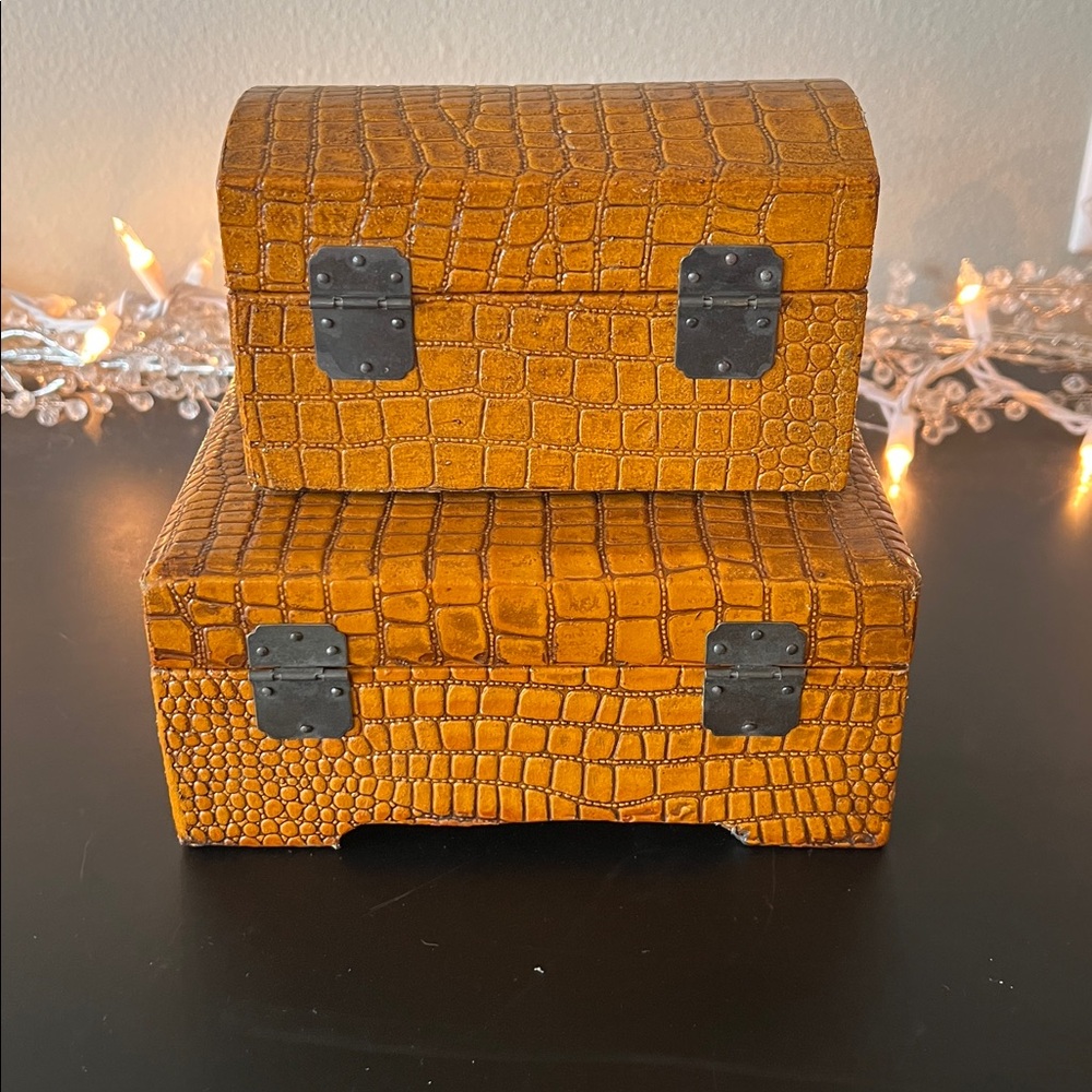 BNIB Southern Living At Home Brown Faux Leather Box #40287 - Picture 2 of 8